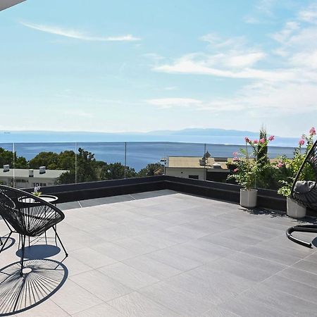 Sea View Deluxe Apartment Rijeka Bagian luar foto