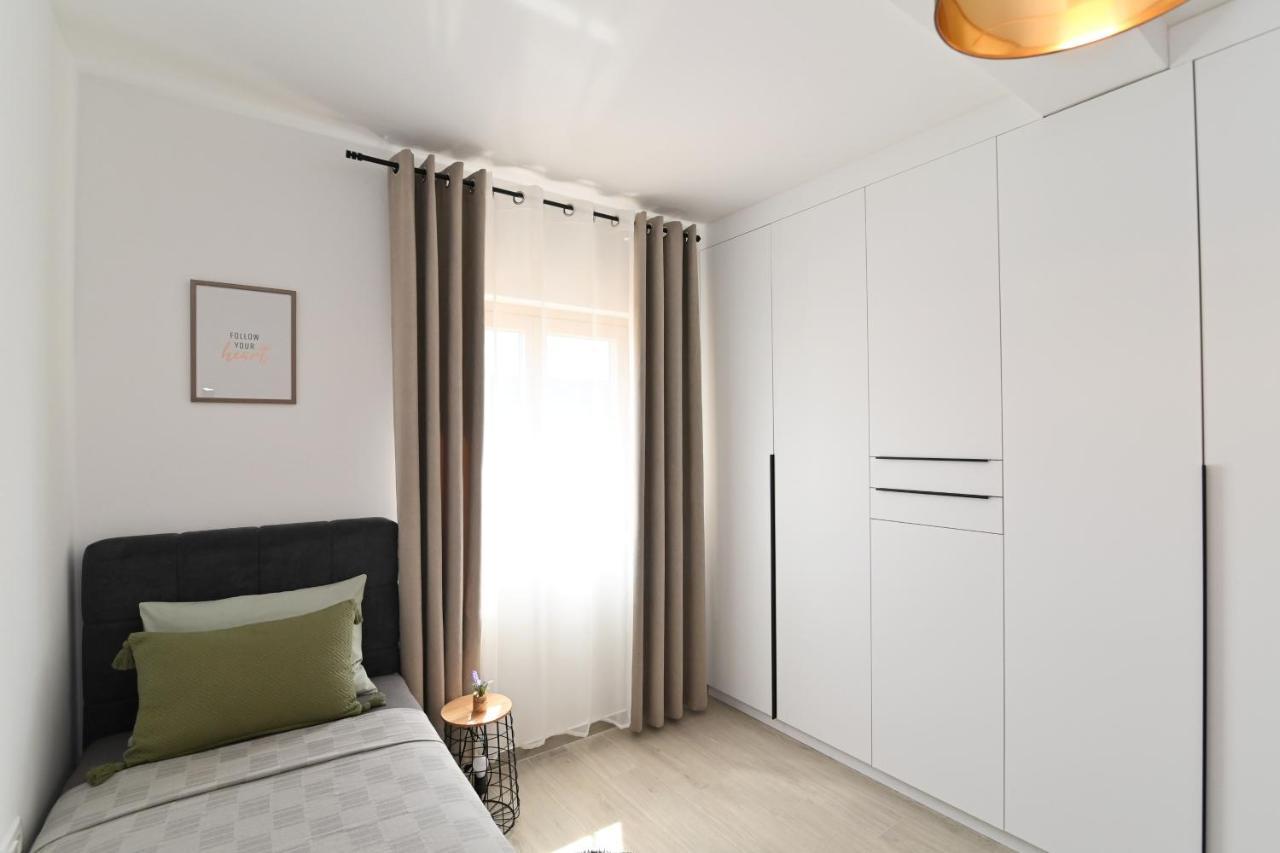 Sea View Deluxe Apartment Rijeka Bagian luar foto