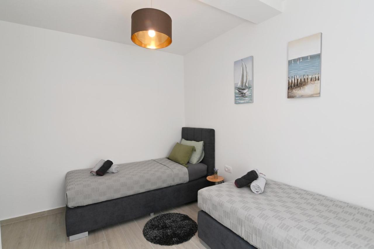 Sea View Deluxe Apartment Rijeka Bagian luar foto