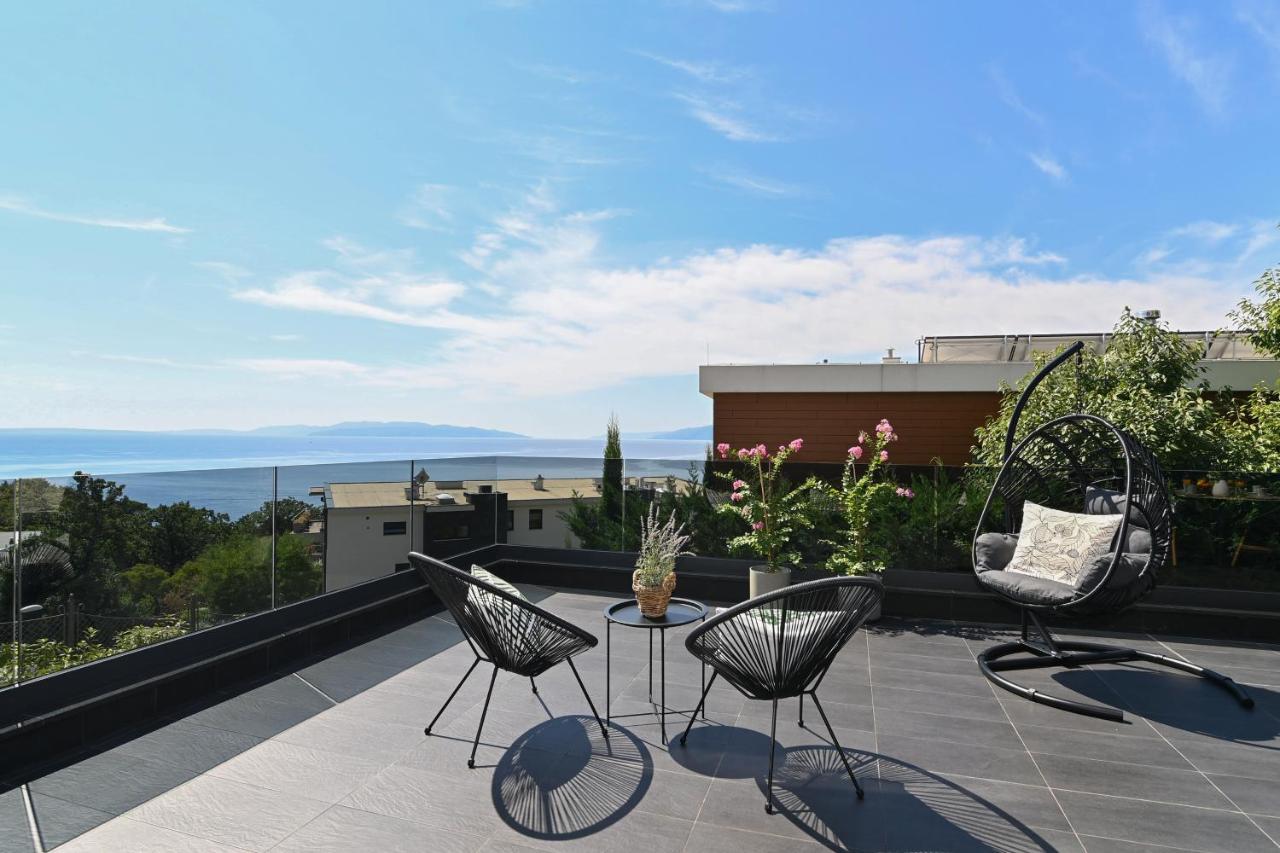 Sea View Deluxe Apartment Rijeka Bagian luar foto