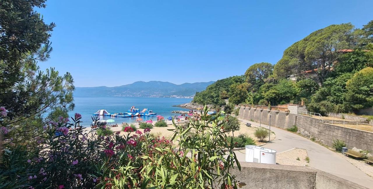 Sea View Deluxe Apartment Rijeka Bagian luar foto