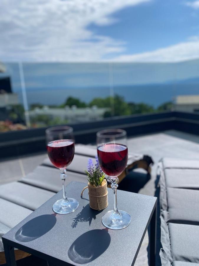 Sea View Deluxe Apartment Rijeka Bagian luar foto